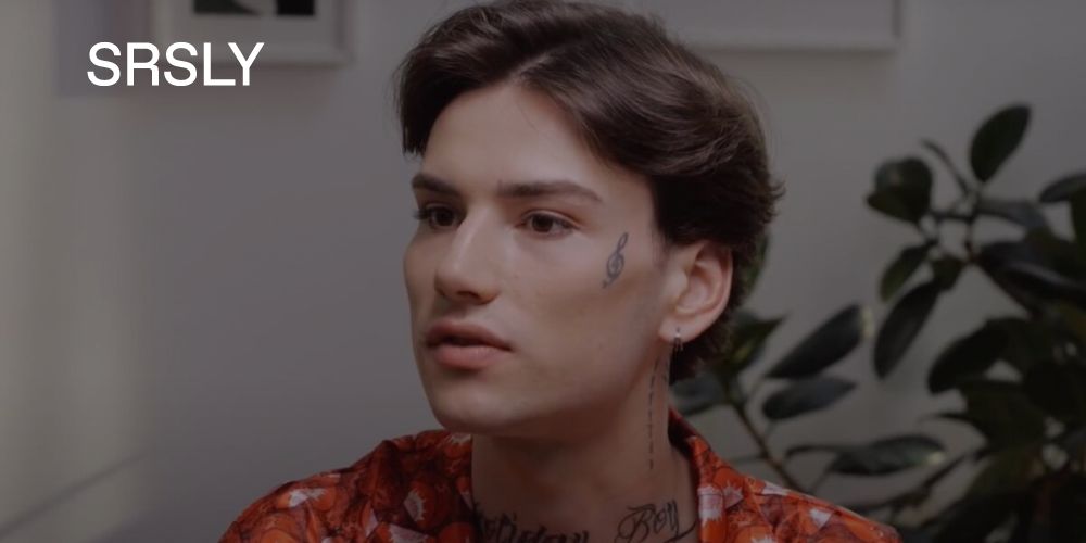 Xolidayboy интервью. Холидей бой тик ток. Холидей бой без линз. Xolidayboy интервью. Xolidayboy интервью.